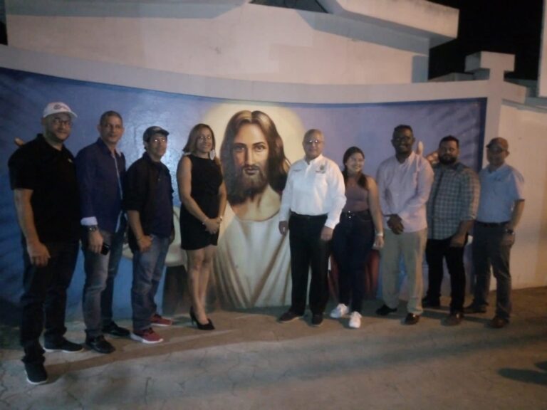 Acto de entrega pública de los murales de la piedad