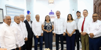 La Gobernación de Espaillat y el alcalde Reciben al Ministro del MESCYT Previo a la Entrega de 191 Becas