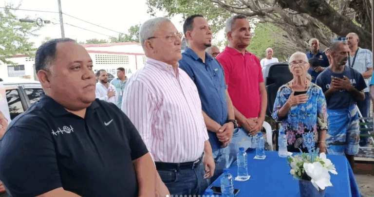 Vecinos de la Calle Imbert Eligen Remozamiento del Bulevar y Media Cancha como Prioridad Comunitaria
