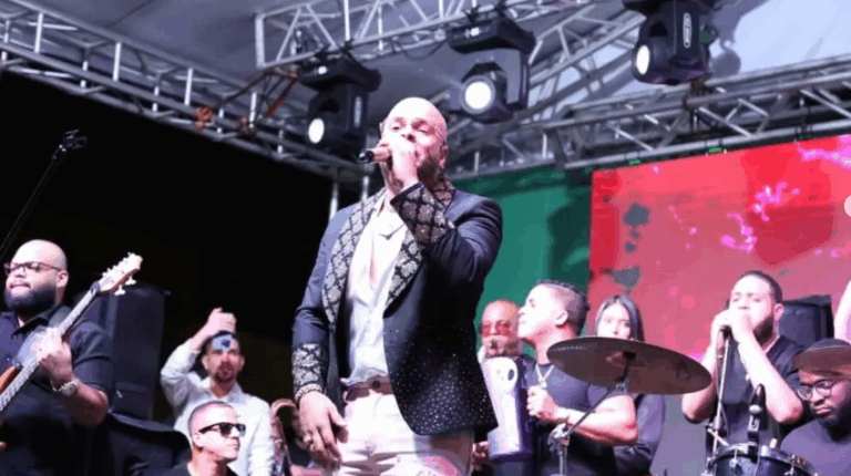 Noche de alegría y baile con Alajazá Arrasa en las Patronales Rosario 2025