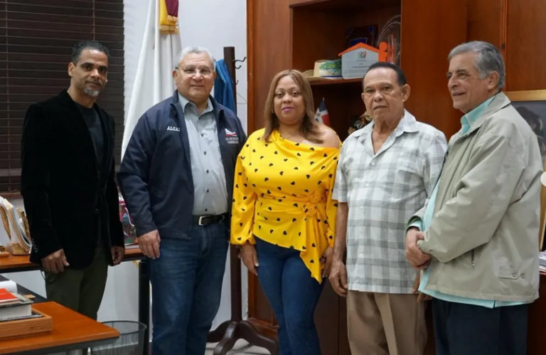 Alcaldía de Moca estrecha lazos con la diáspora en visita de la fundación Herencia Hispana Quebec