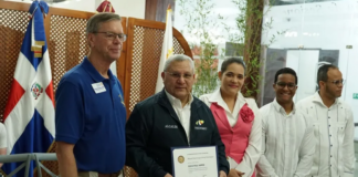 Alcalde Miguel Guarocuya Cabral es condecorado con el prestigioso «Botón Paul Harris» de Rotary International