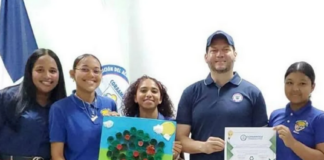 ESTUDIANTES DEL POLITÉCNICO EL AVE MARÍA CONMEMORAN EL DÍA MUNDIAL DEL RECICLAJE CON INNOVADORES PROYECTOS AMBIENTALES