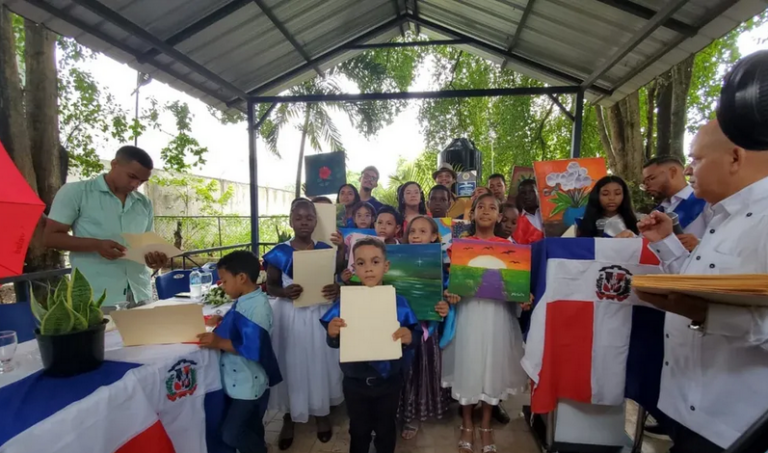 Centro Winston Arnaud celebra su 28.ª Graduación con el respaldo del Ayuntamiento de Moca