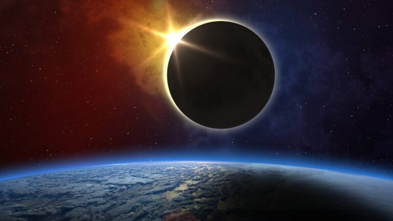 ¿Cómo prepararse para el eclipse solar total de agosto?