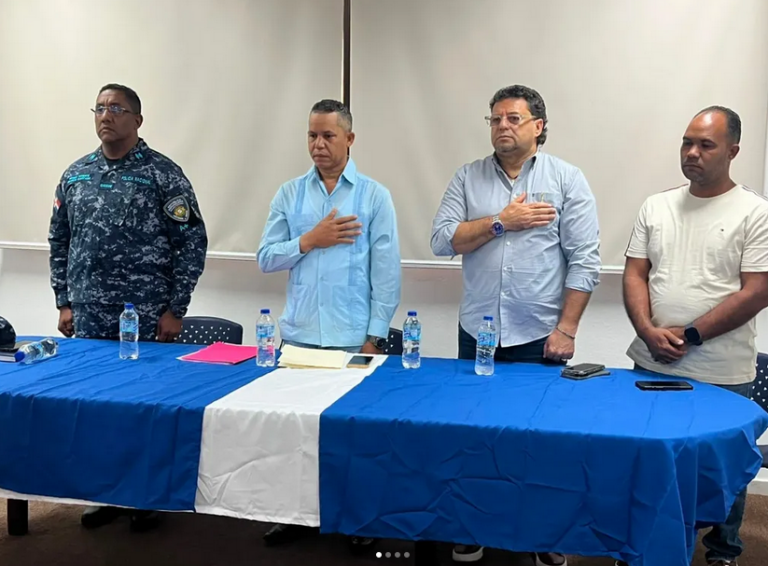 El Ayuntamiento de Moca y Moca FM respaldan trascendental conferencia sobre el Nuevo Código Penal dirigida a comunicadores